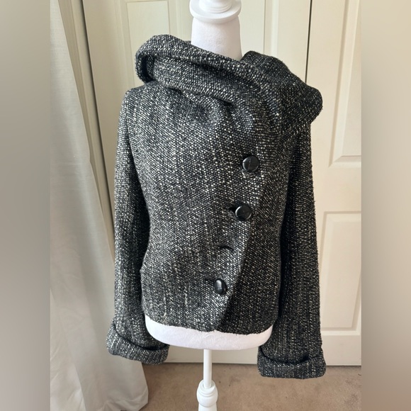 Chulo Pony coat black white outside and red satin material inside! Size-SMALL P - Picture 4 of 14